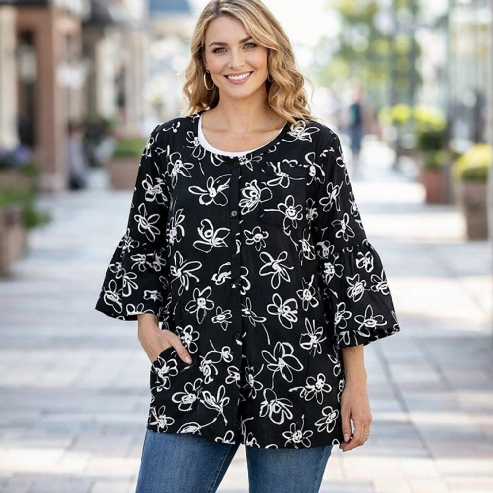 Live a Little Women's XL Jacket Black White Flowers Bell Sleeves Belted Back